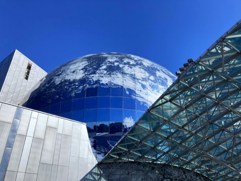 ronin-XN16h5lSai4-unsplash